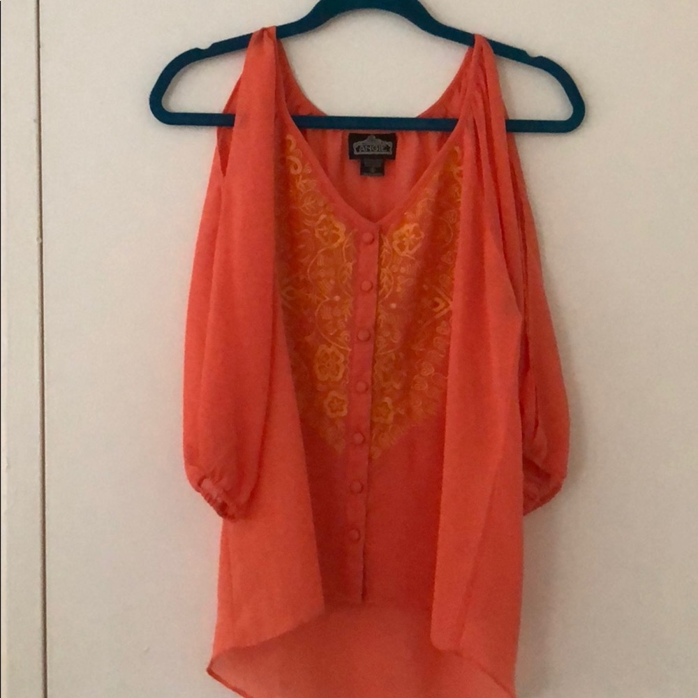 Shoulder cut out blouse